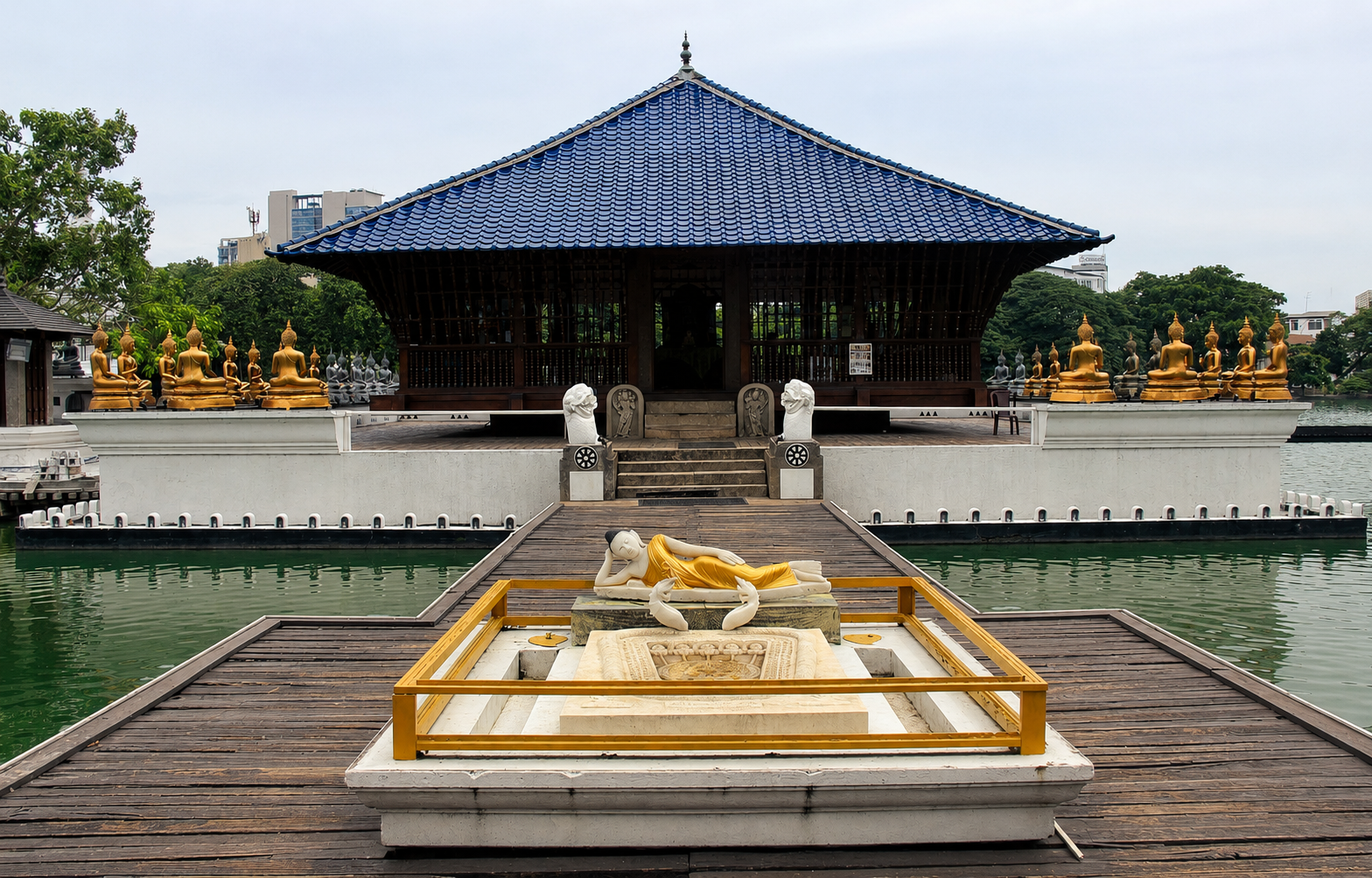Seema Malaka — Floating on Beira Lake